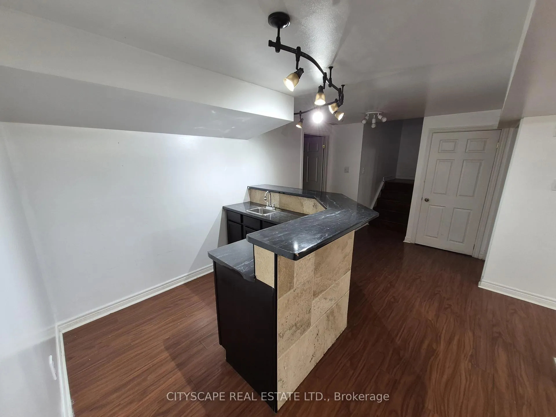 Photo 35 of 211 Sims Estate Drive, Kitchener, Grand River South — HOMEH