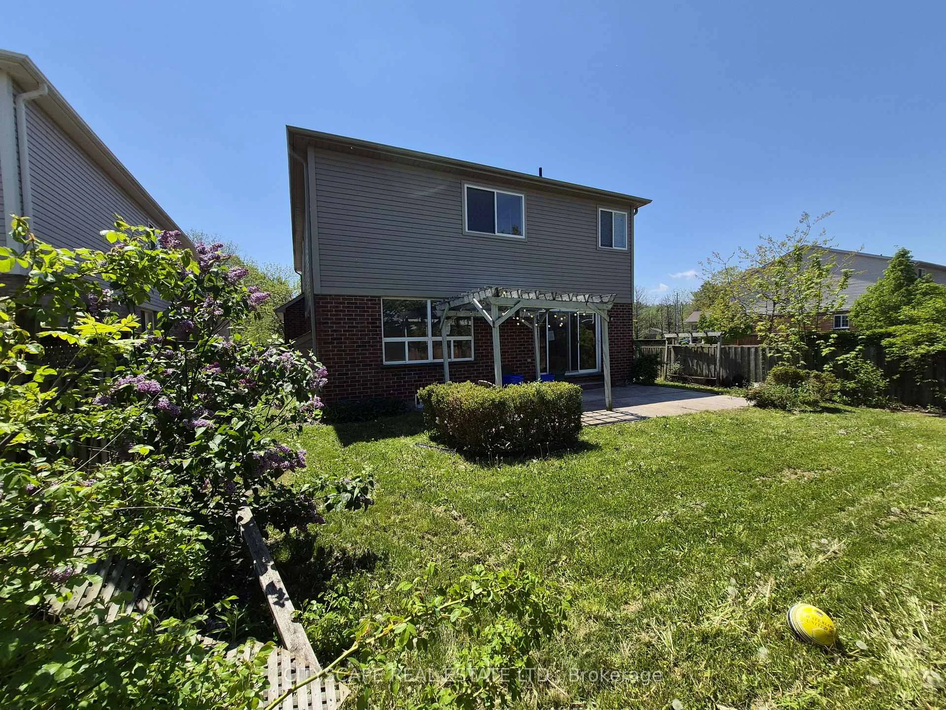 Photo 37 of 211 Sims Estate Drive, Kitchener, Grand River South — HOMEH