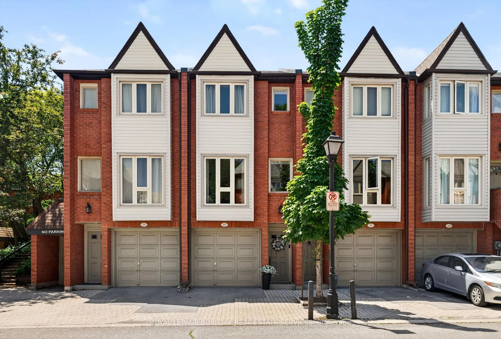 Photo 1 of Unit 202, 895 Maple Avenue, Burlington, Brant — HOMEH