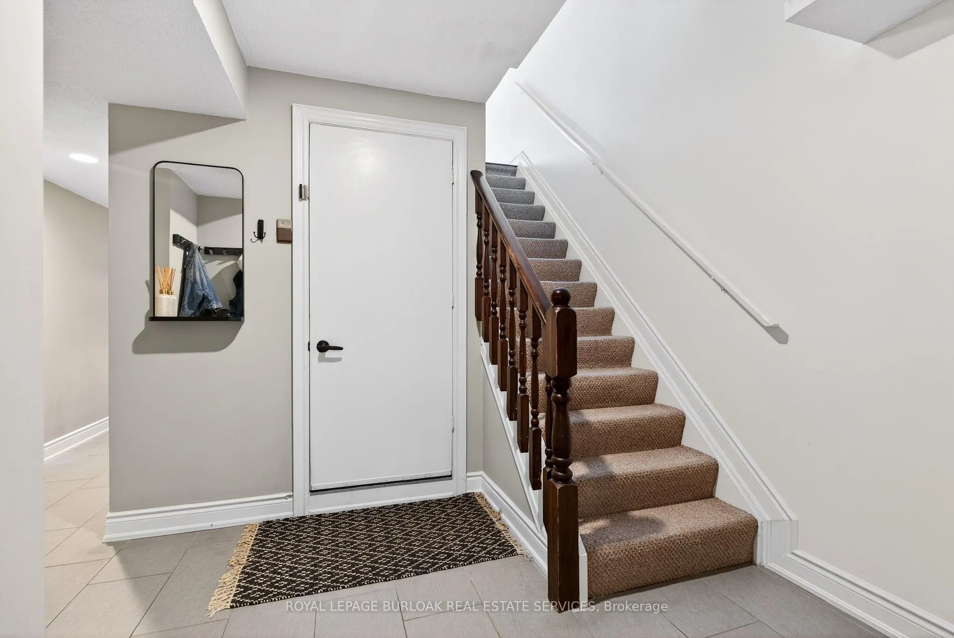 Photo 4 of Unit 202, 895 Maple Avenue, Burlington, Brant — HOMEH