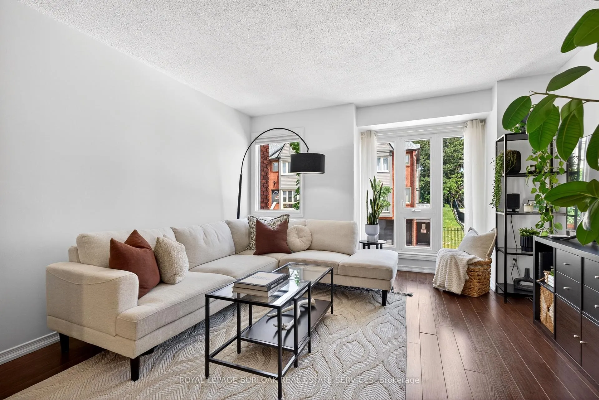 Photo 5 of Unit 202, 895 Maple Avenue, Burlington, Brant — HOMEH