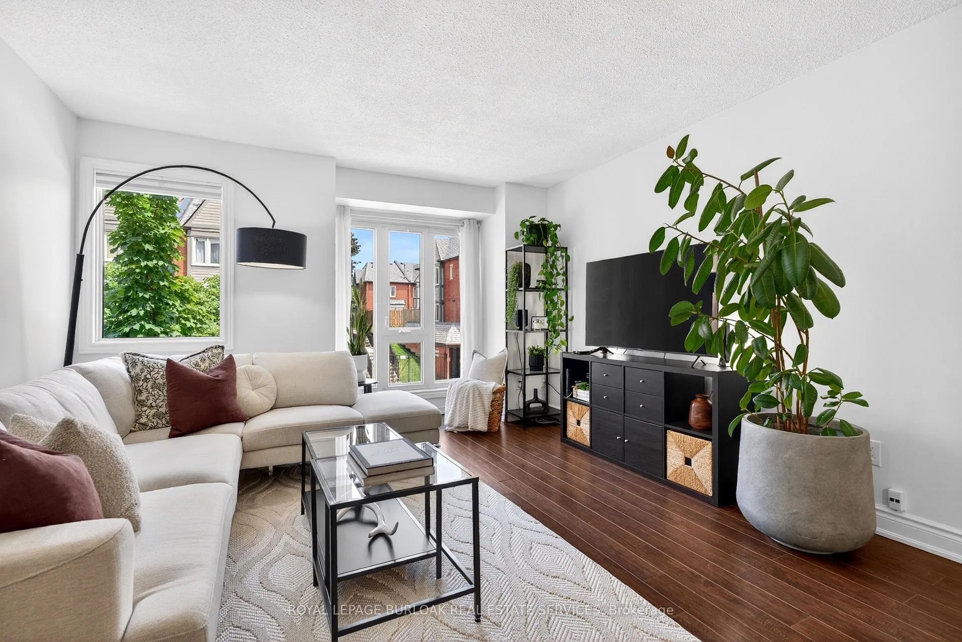 Photo 6 of Unit 202, 895 Maple Avenue, Burlington, Brant — HOMEH