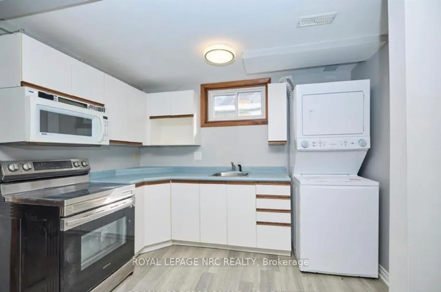 Photo 7 of Unit LOWER, 100 Larchwood Circle, Welland, N. Welland — HOMEH