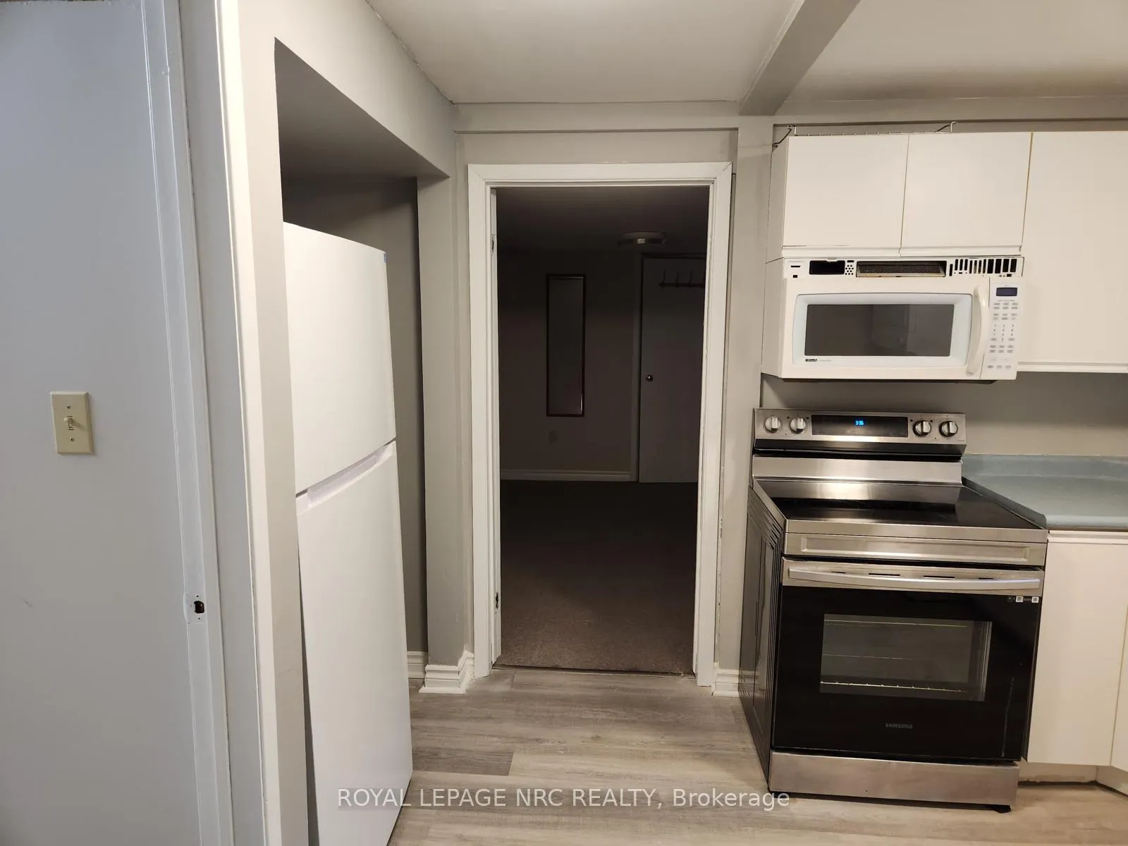 Photo 9 of Unit LOWER, 100 Larchwood Circle, Welland, N. Welland — HOMEH