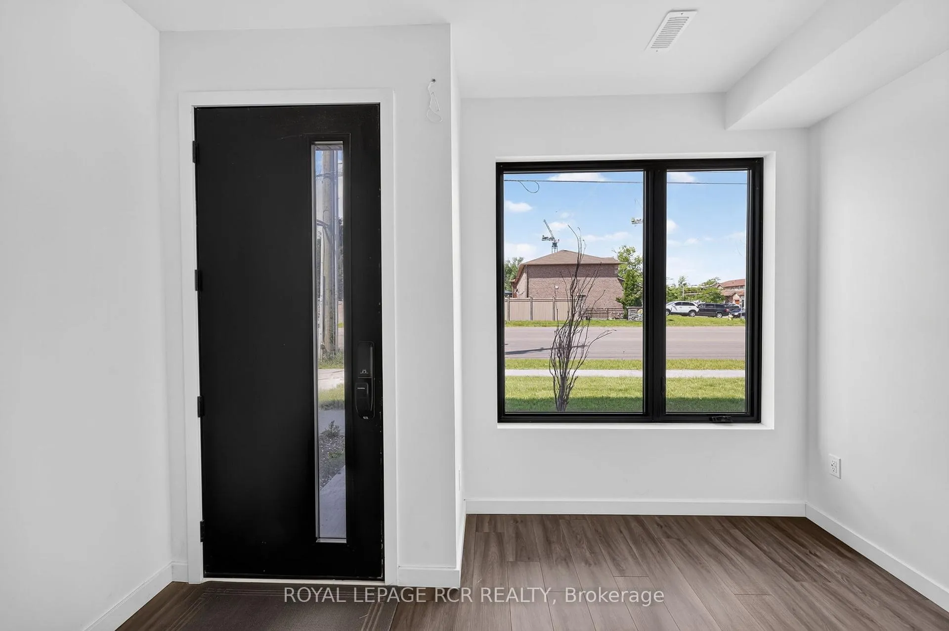 Photo 4 of 31 Rainwater Lane, Barrie, Holly — HOMEH