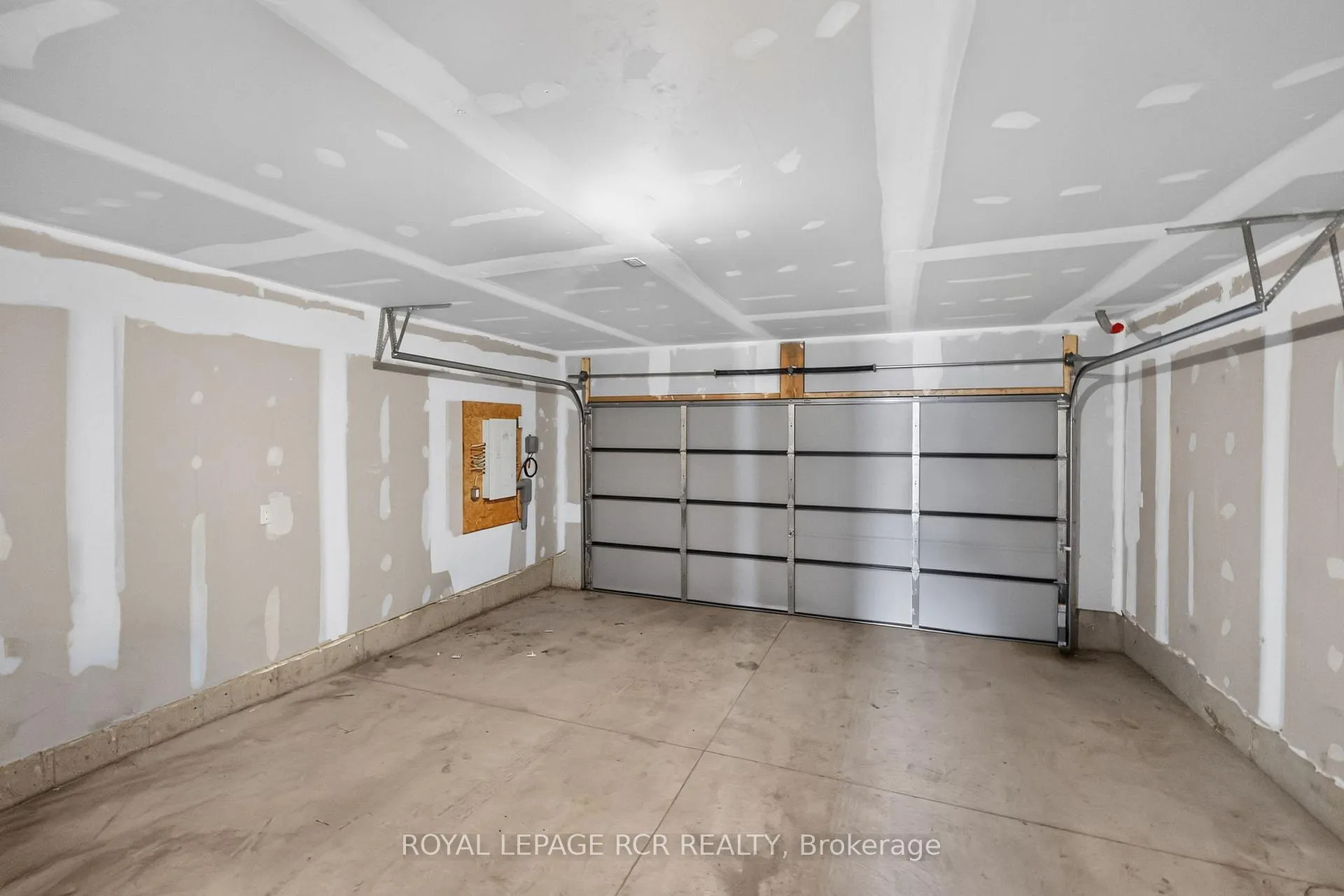 Photo 15 of 31 Rainwater Lane, Barrie, Holly — HOMEH