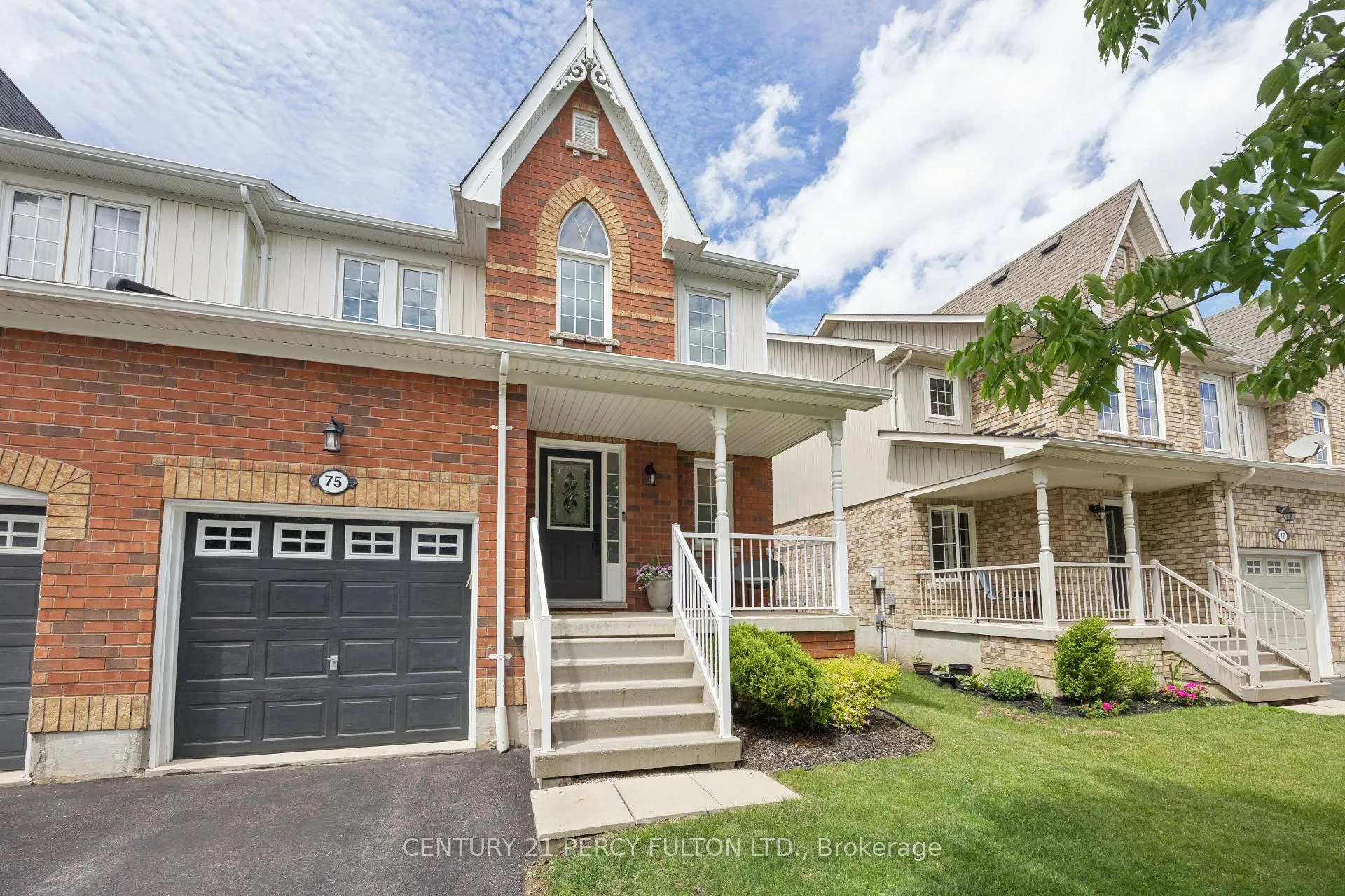 Photo 2 of 75 Barchester Crescent, Whitby, Brooklin — HOMEH