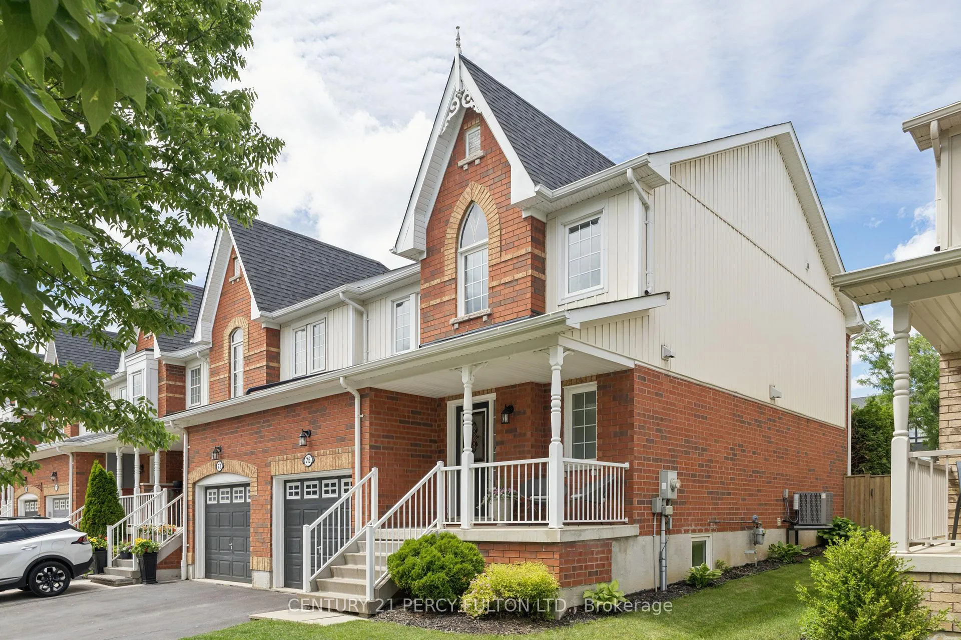 Photo 3 of 75 Barchester Crescent, Whitby, Brooklin — HOMEH