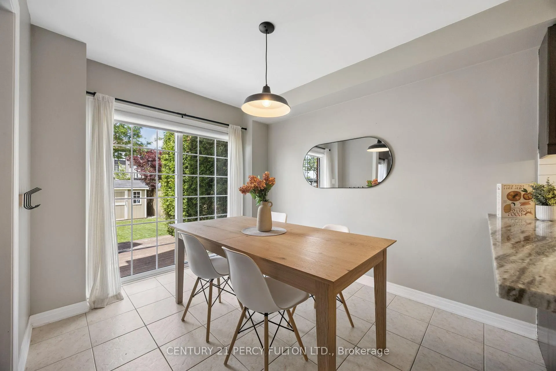 Photo 9 of 75 Barchester Crescent, Whitby, Brooklin — HOMEH