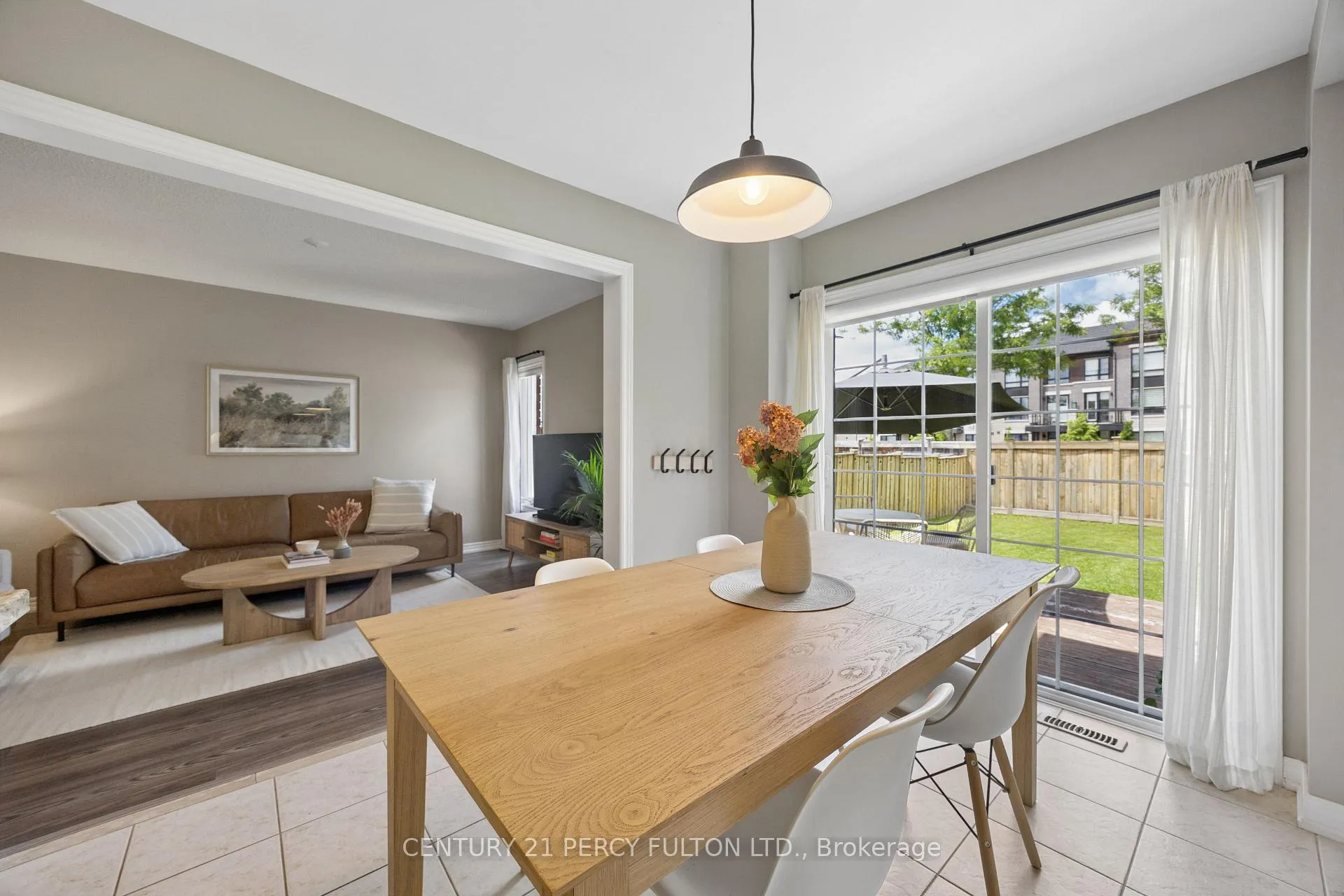 Photo 10 of 75 Barchester Crescent, Whitby, Brooklin — HOMEH