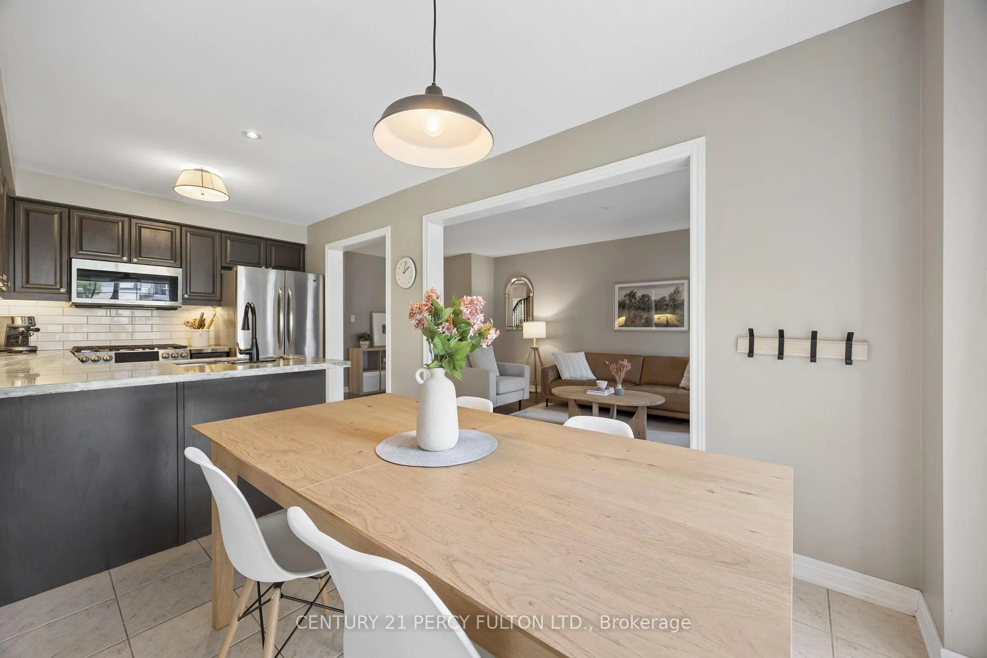 Photo 11 of 75 Barchester Crescent, Whitby, Brooklin — HOMEH