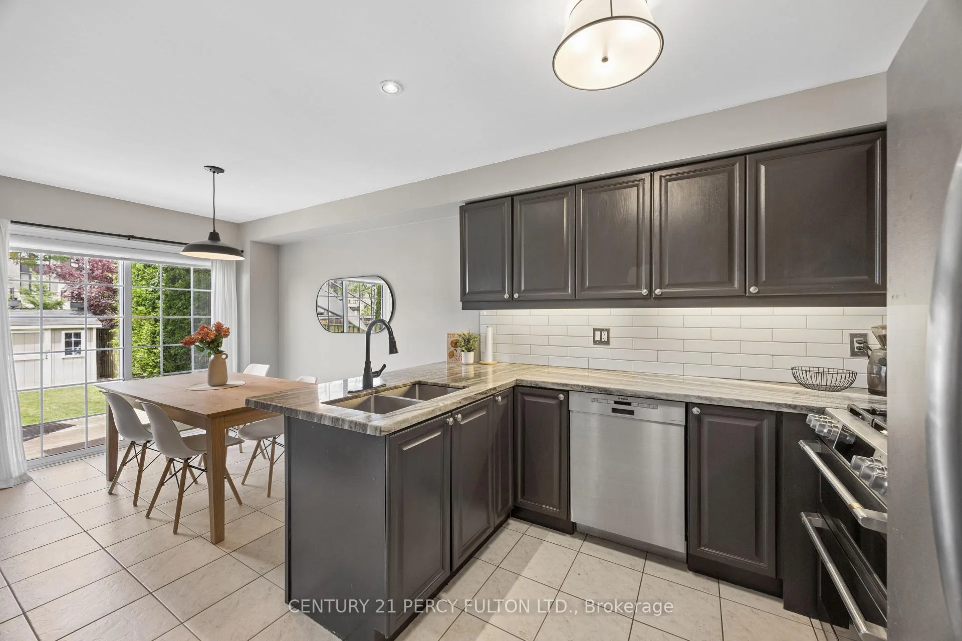 Photo 12 of 75 Barchester Crescent, Whitby, Brooklin — HOMEH