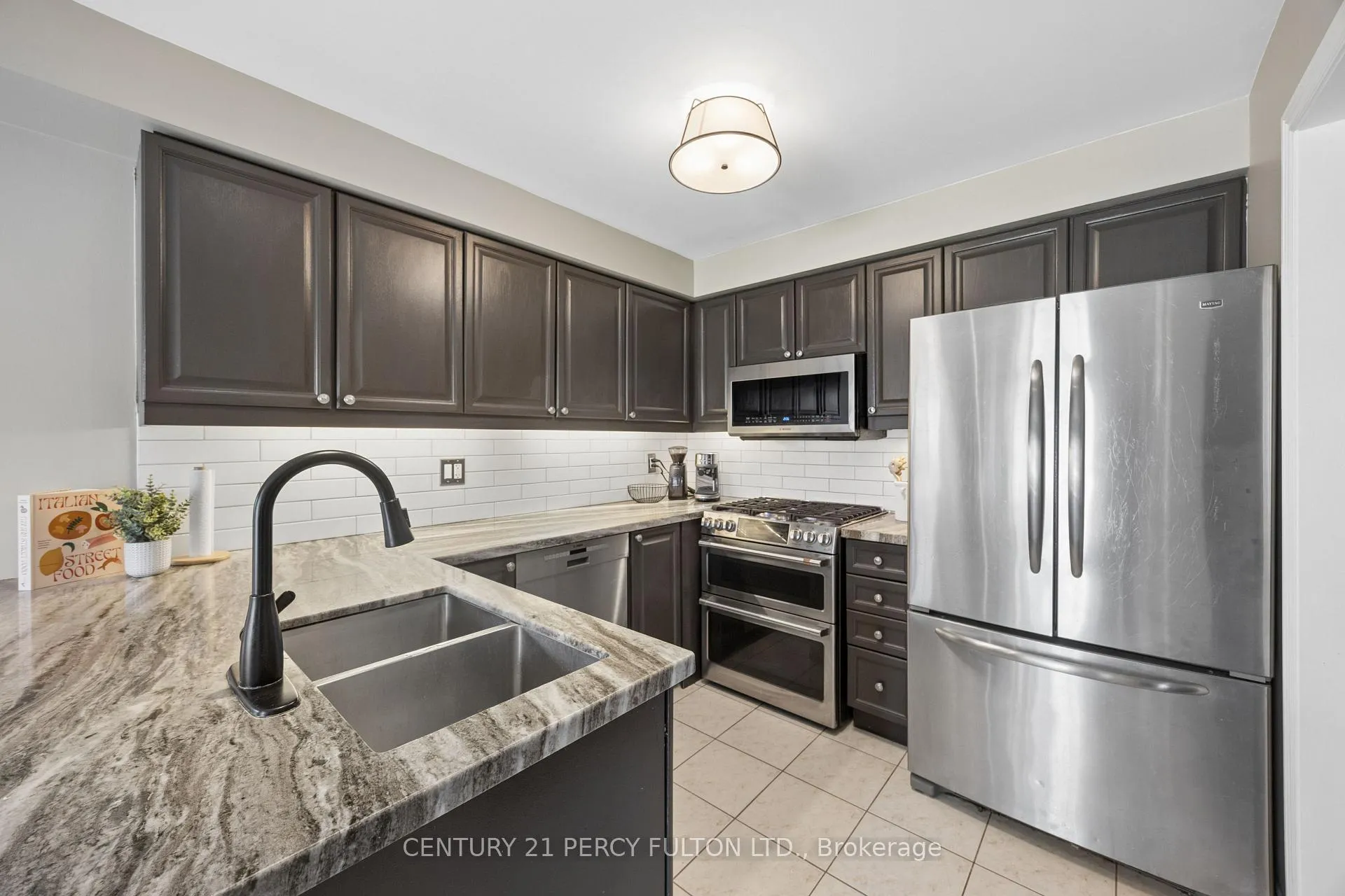 Photo 13 of 75 Barchester Crescent, Whitby, Brooklin — HOMEH
