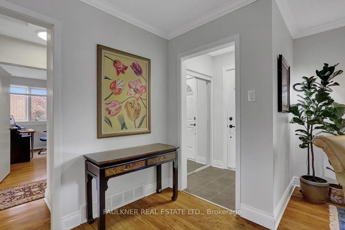 Photo 4 of 1048 Cromwell Drive, Ottawa, Riverside Park — HOMEH