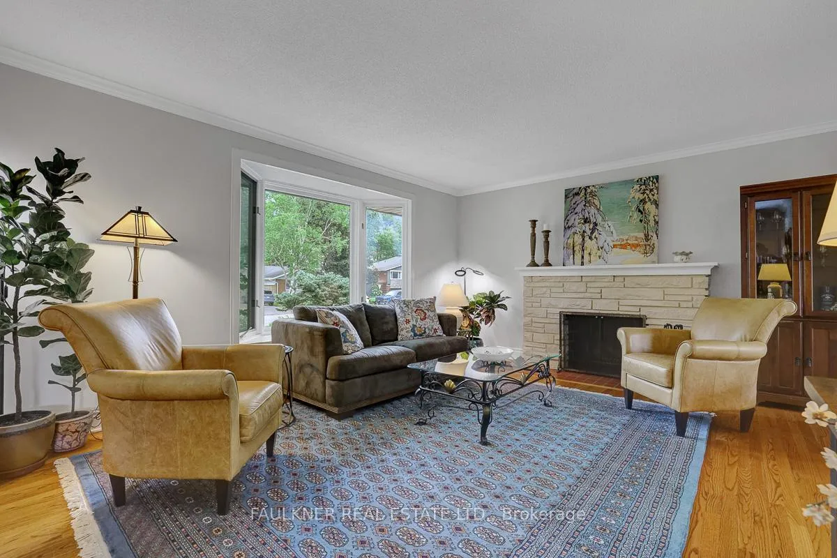 Photo 6 of 1048 Cromwell Drive, Ottawa, Riverside Park — HOMEH