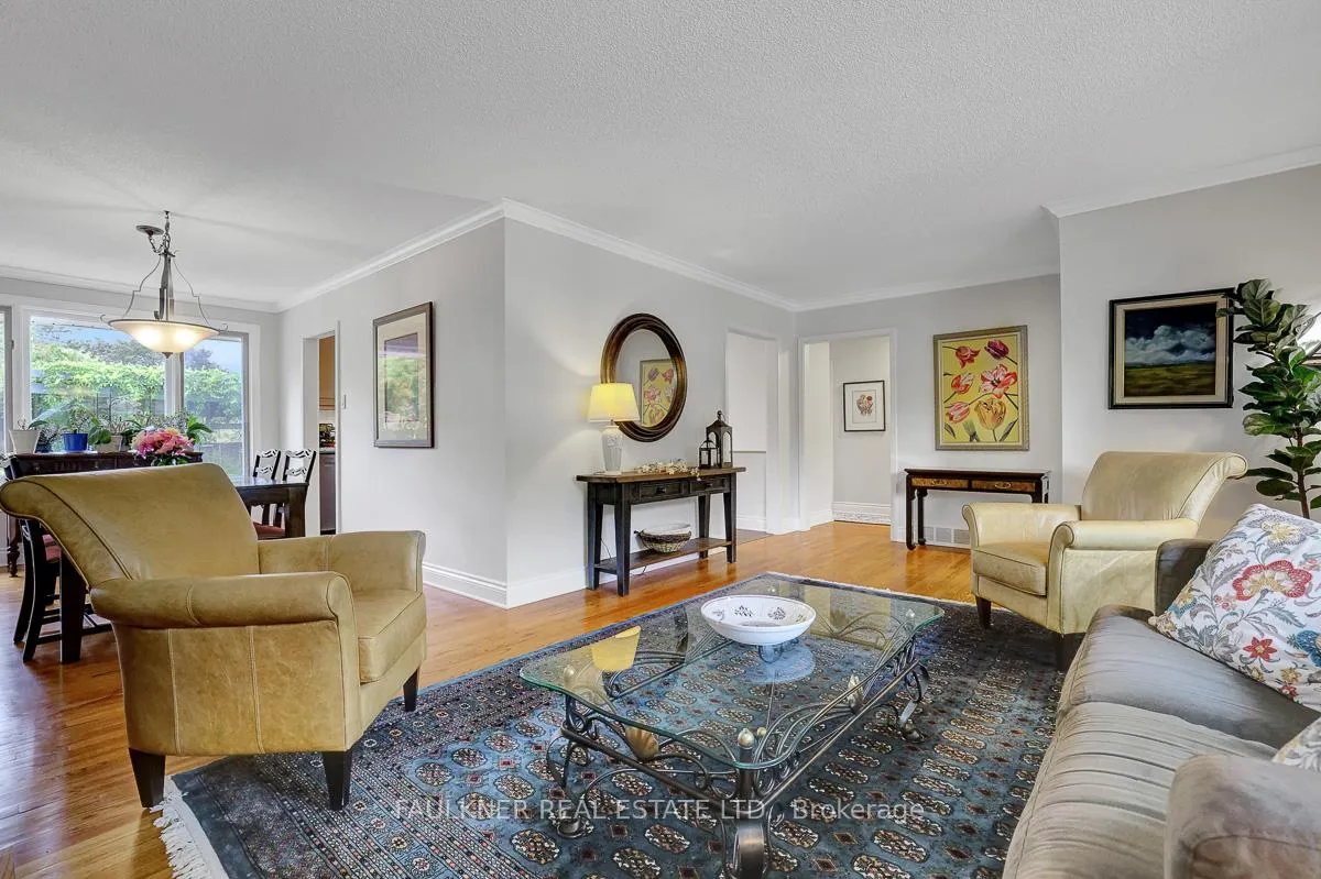 Photo 10 of 1048 Cromwell Drive, Ottawa, Riverside Park — HOMEH