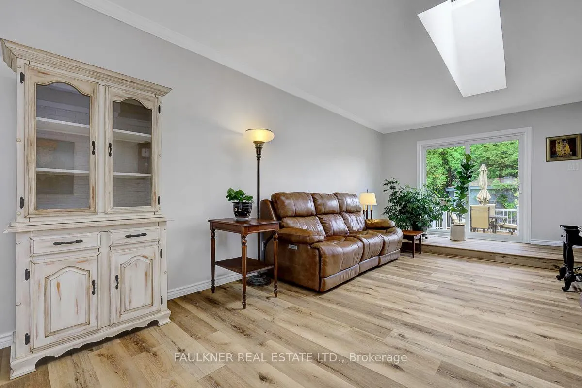 Photo 15 of 1048 Cromwell Drive, Ottawa, Riverside Park — HOMEH