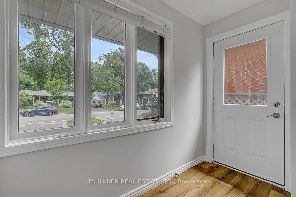 Photo 17 of 1048 Cromwell Drive, Ottawa, Riverside Park — HOMEH