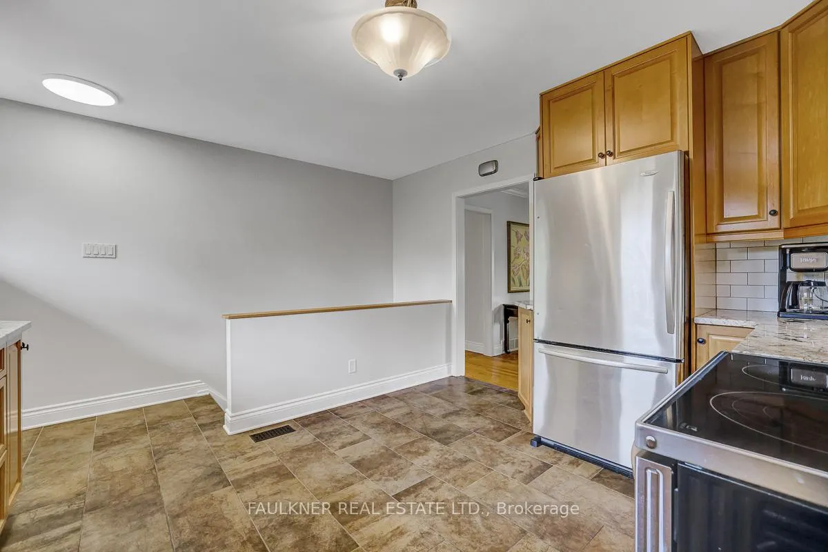 Photo 18 of 1048 Cromwell Drive, Ottawa, Riverside Park — HOMEH