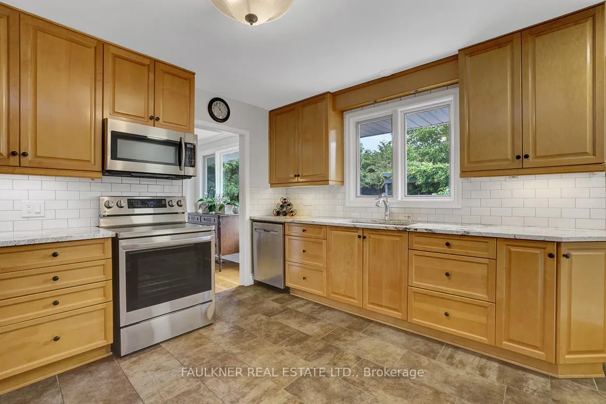 Photo 20 of 1048 Cromwell Drive, Ottawa, Riverside Park — HOMEH