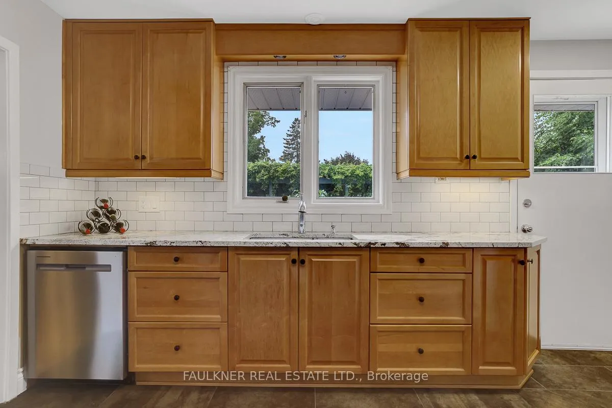 Photo 22 of 1048 Cromwell Drive, Ottawa, Riverside Park — HOMEH