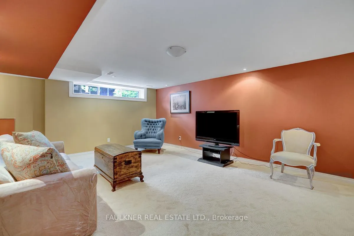 Photo 32 of 1048 Cromwell Drive, Ottawa, Riverside Park — HOMEH