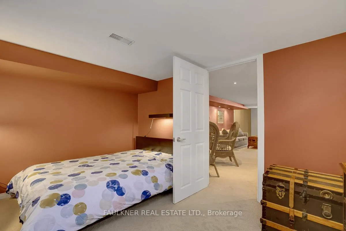 Photo 35 of 1048 Cromwell Drive, Ottawa, Riverside Park — HOMEH