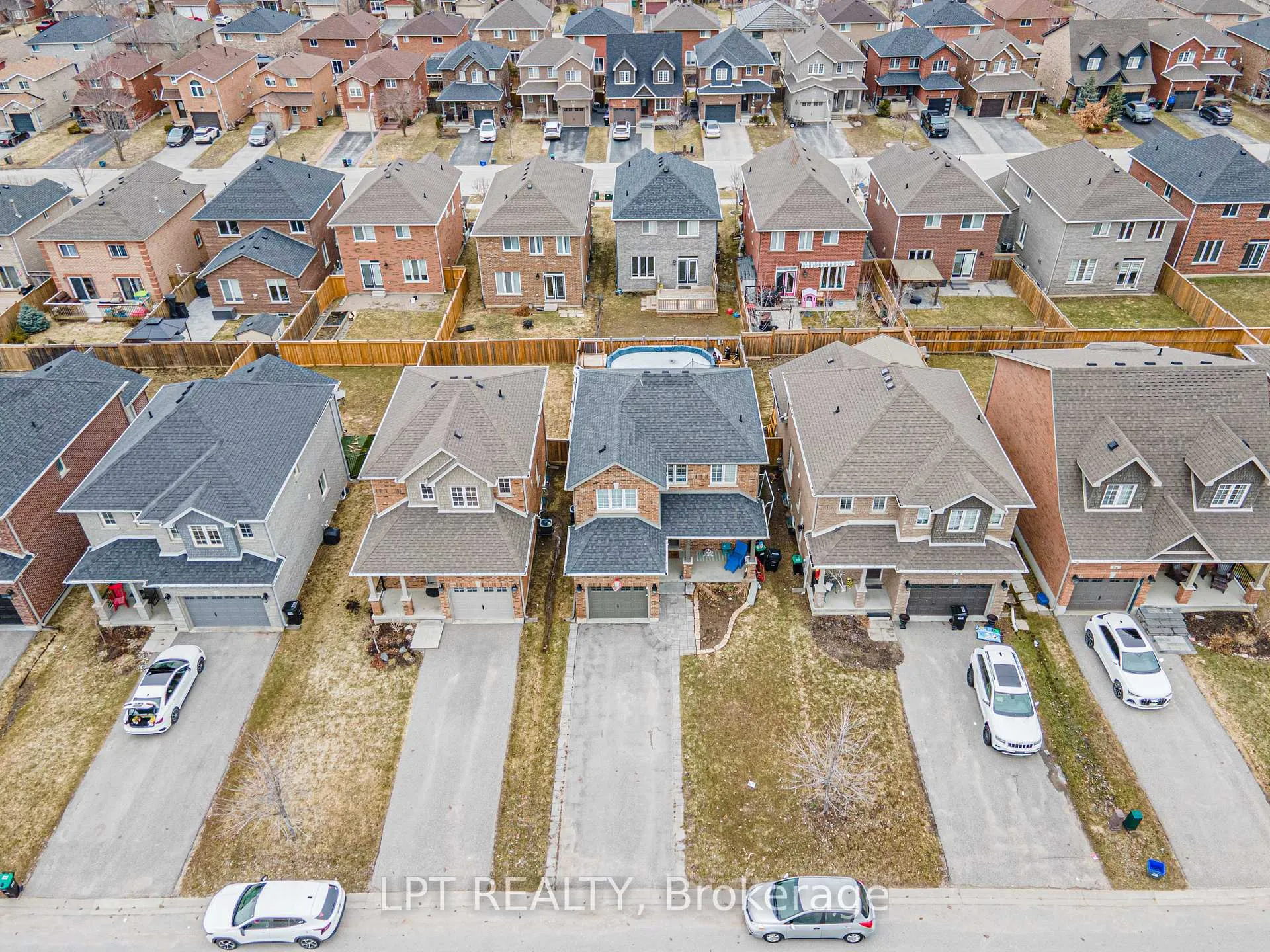 Photo 8 of 82 Nathan Crescent, Barrie, Painswick South — HOMEH