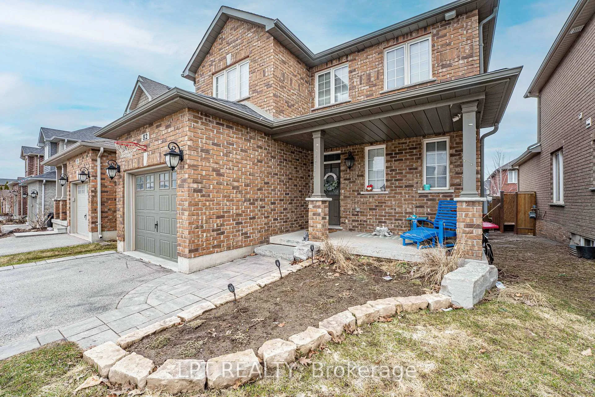 Photo 13 of 82 Nathan Crescent, Barrie, Painswick South — HOMEH