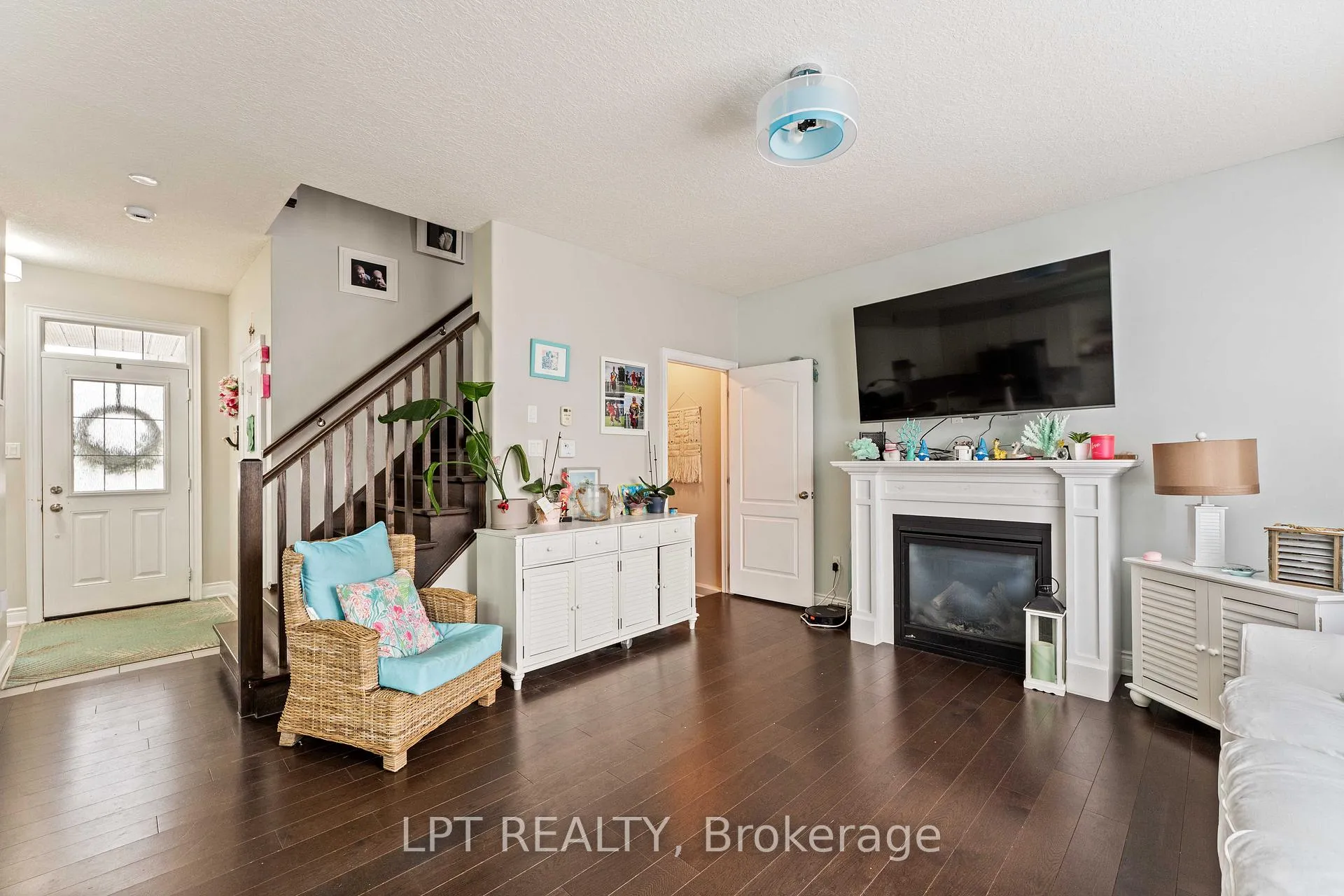 Photo 24 of 82 Nathan Crescent, Barrie, Painswick South — HOMEH