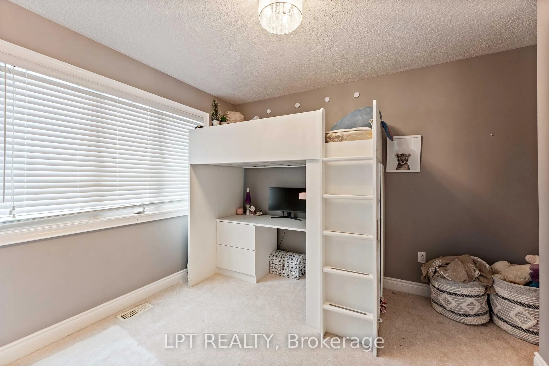 Photo 30 of 82 Nathan Crescent, Barrie, Painswick South — HOMEH