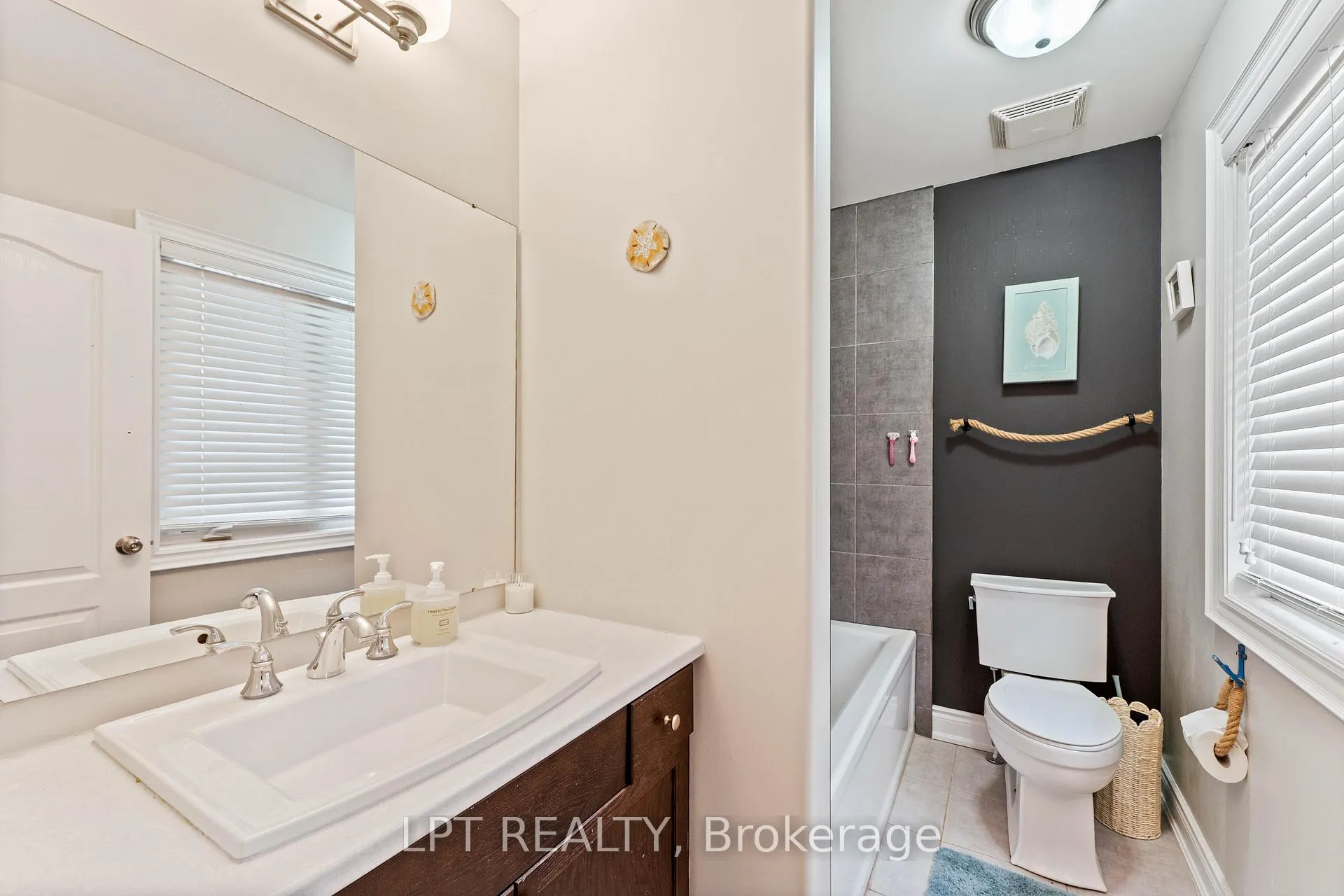 Photo 32 of 82 Nathan Crescent, Barrie, Painswick South — HOMEH