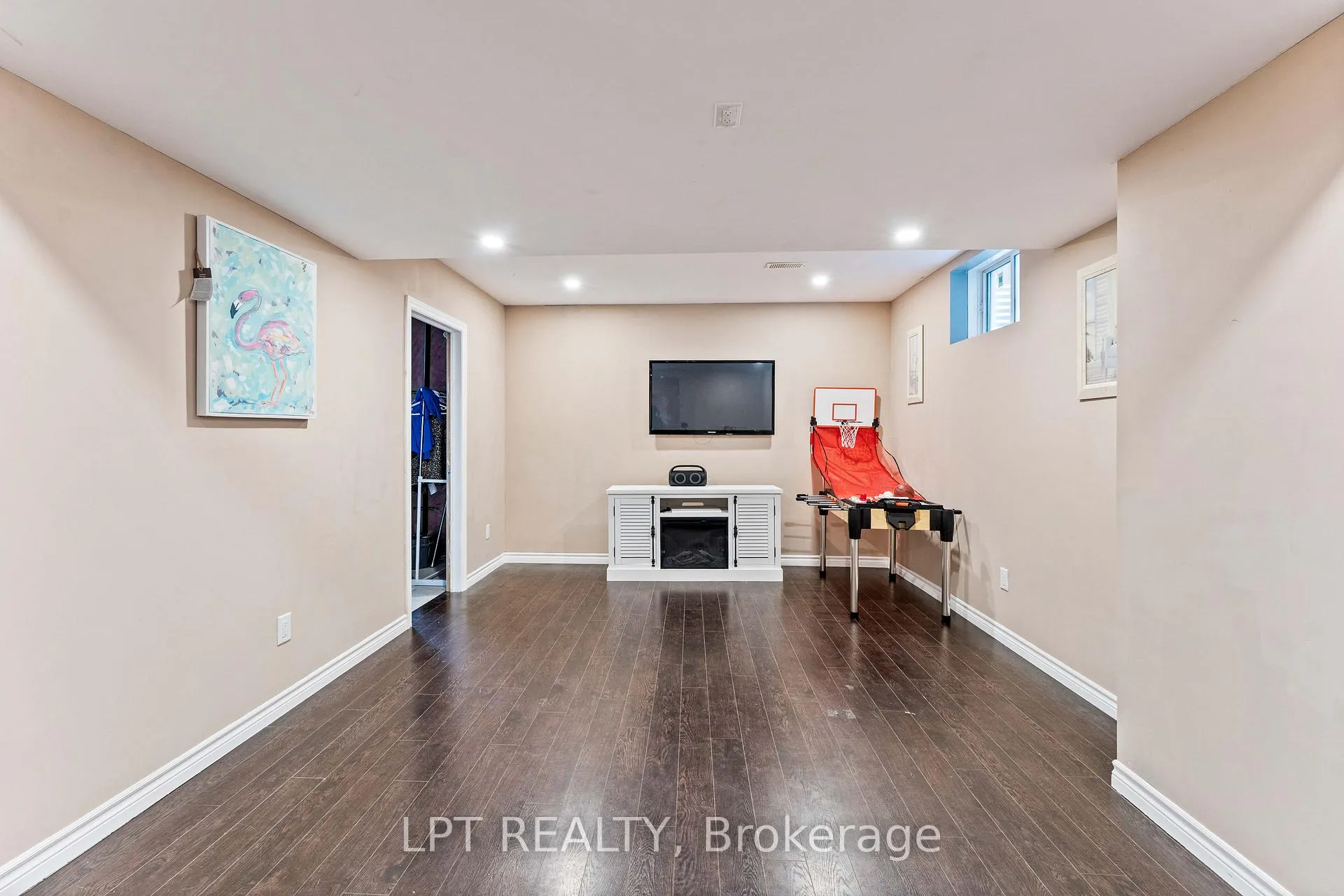 Photo 35 of 82 Nathan Crescent, Barrie, Painswick South — HOMEH
