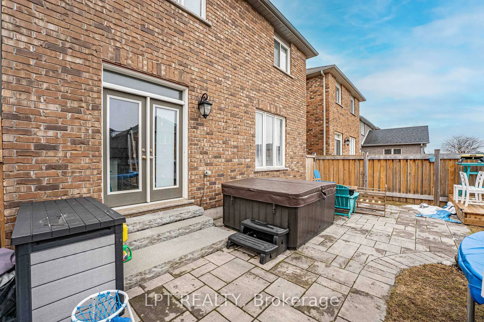 Photo 36 of 82 Nathan Crescent, Barrie, Painswick South — HOMEH