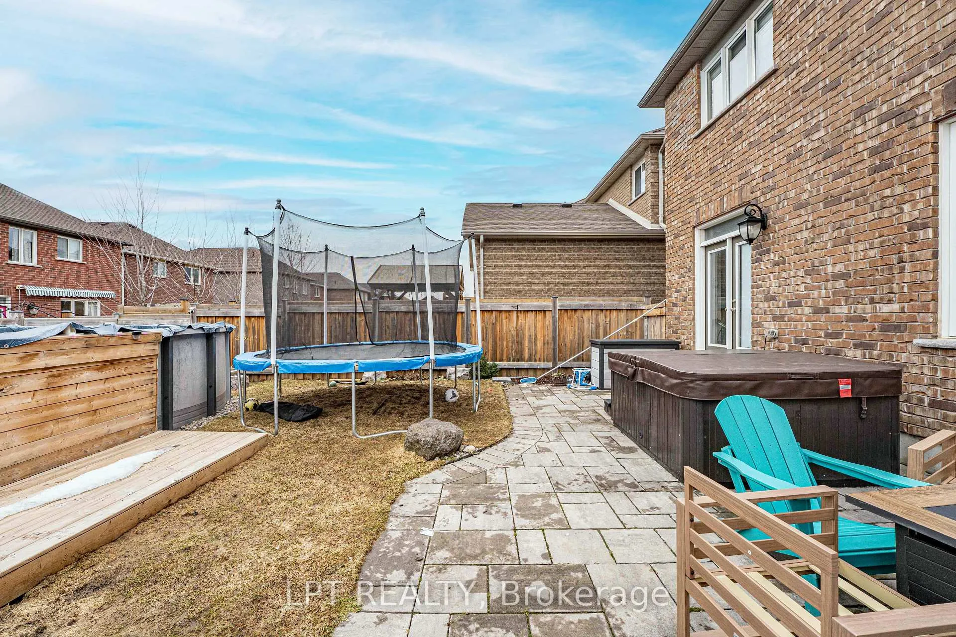 Photo 38 of 82 Nathan Crescent, Barrie, Painswick South — HOMEH