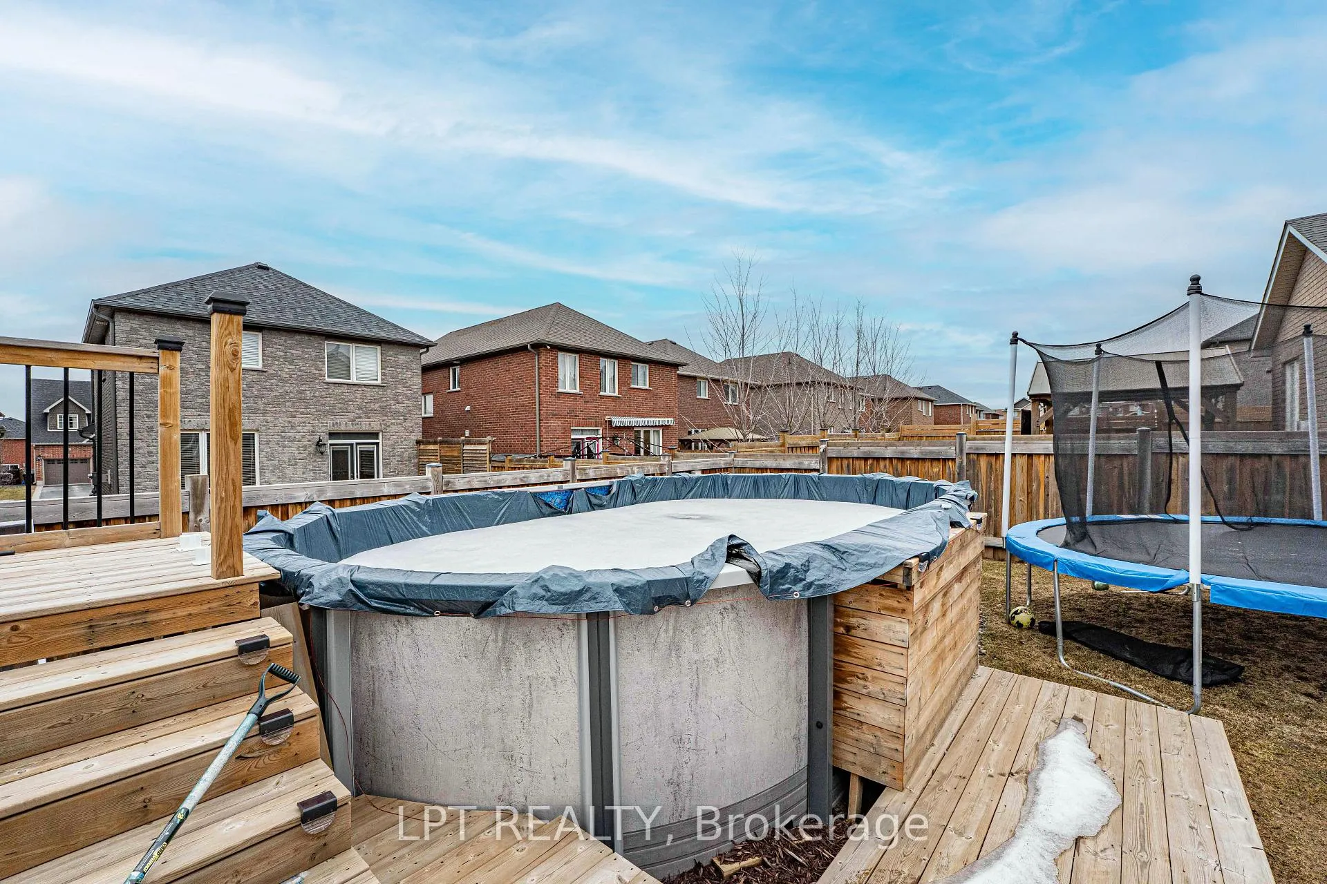 Photo 39 of 82 Nathan Crescent, Barrie, Painswick South — HOMEH