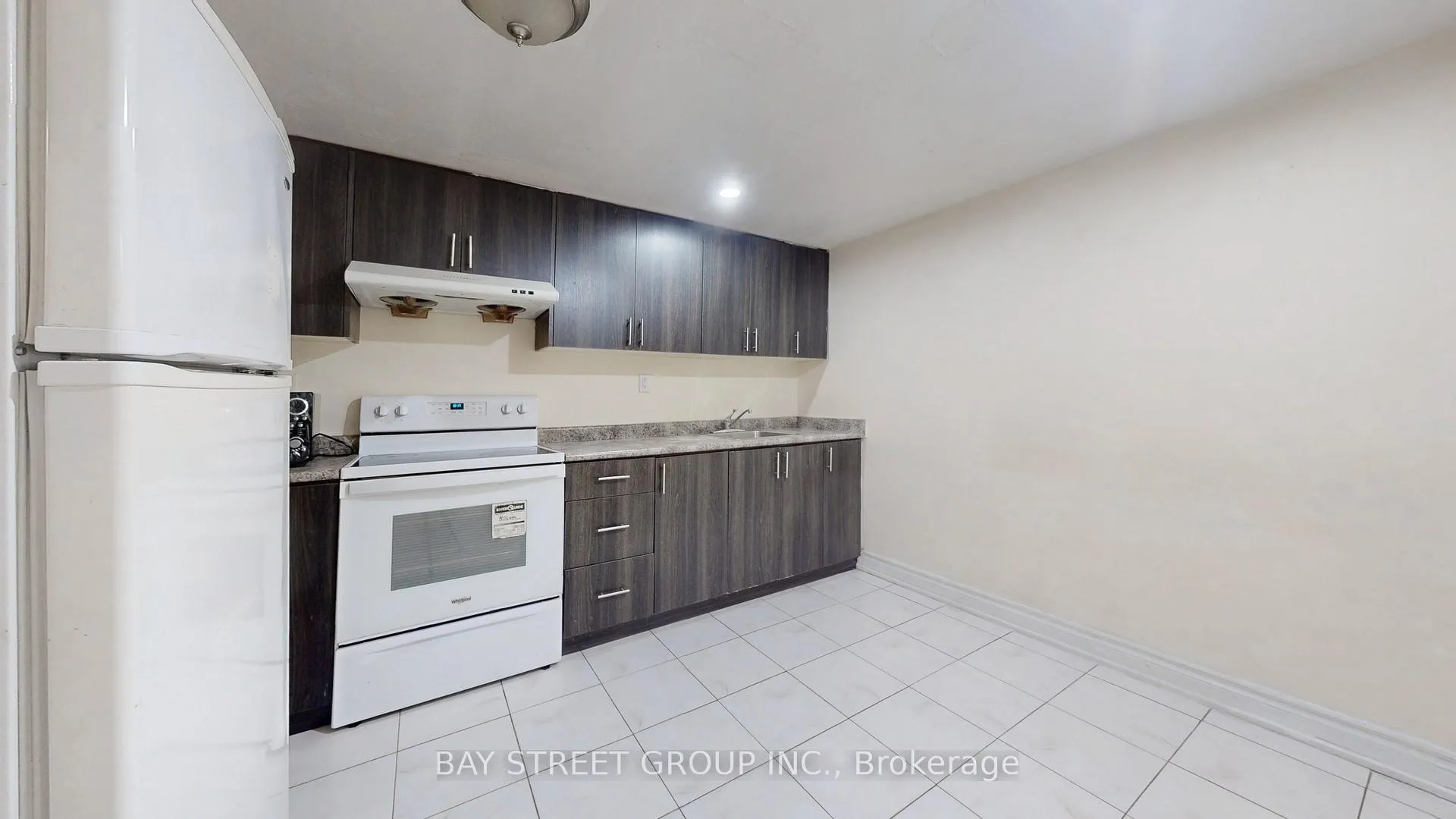 Photo 4 of 49 Pepperell Crescent, Markham, Milliken Mills West — HOMEH