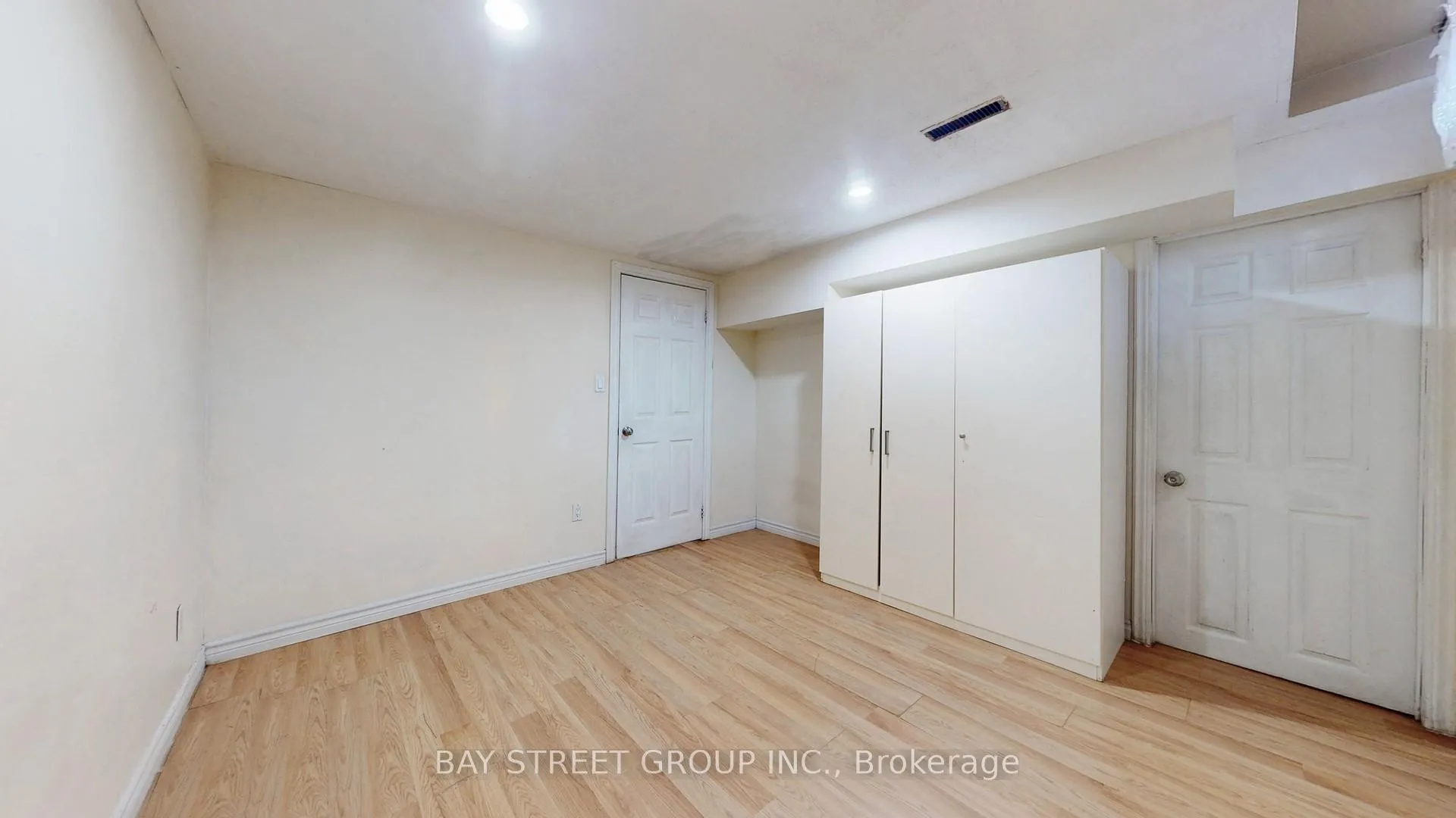 Photo 9 of 49 Pepperell Crescent, Markham, Milliken Mills West — HOMEH