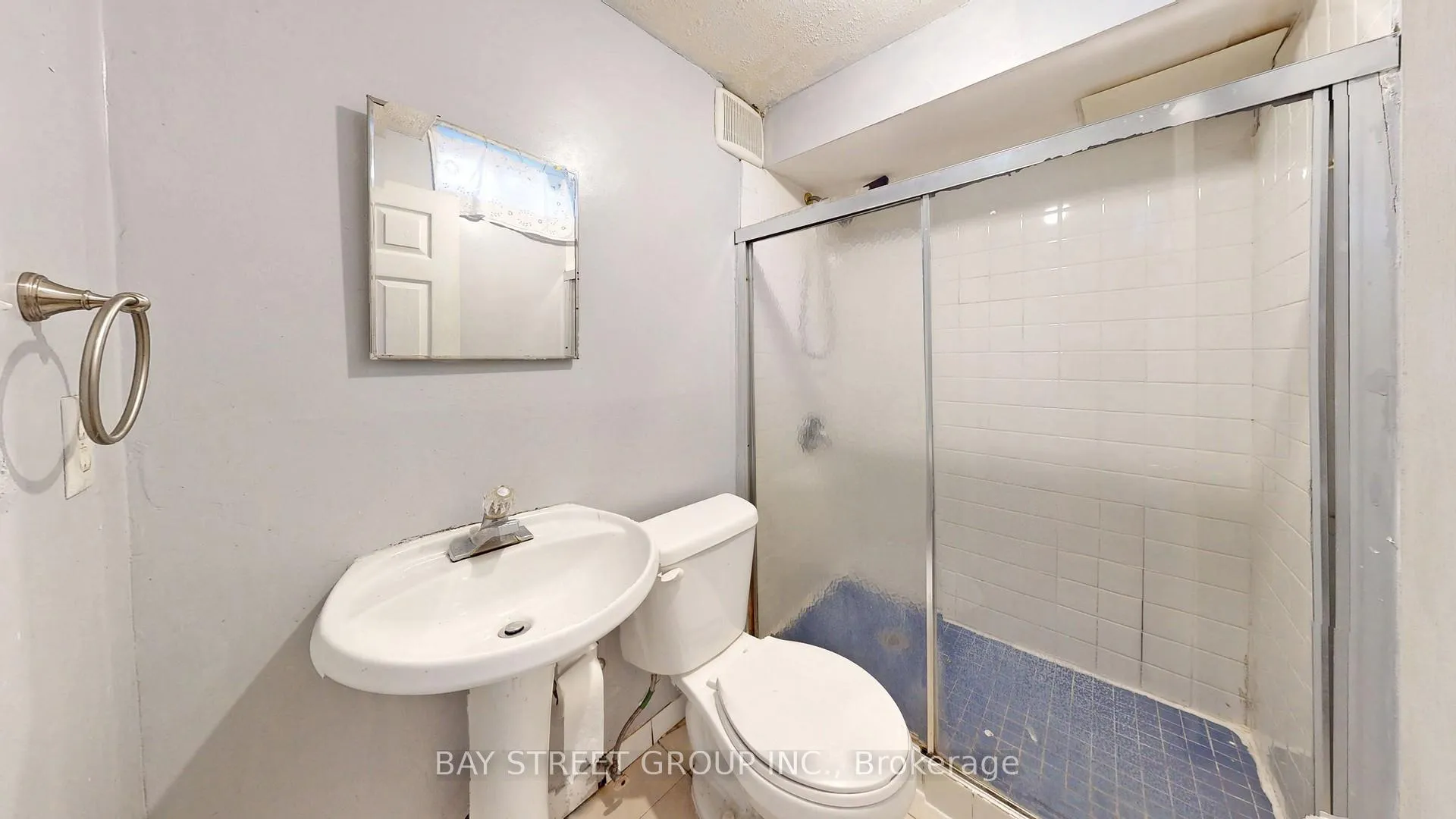 Photo 11 of 49 Pepperell Crescent, Markham, Milliken Mills West — HOMEH