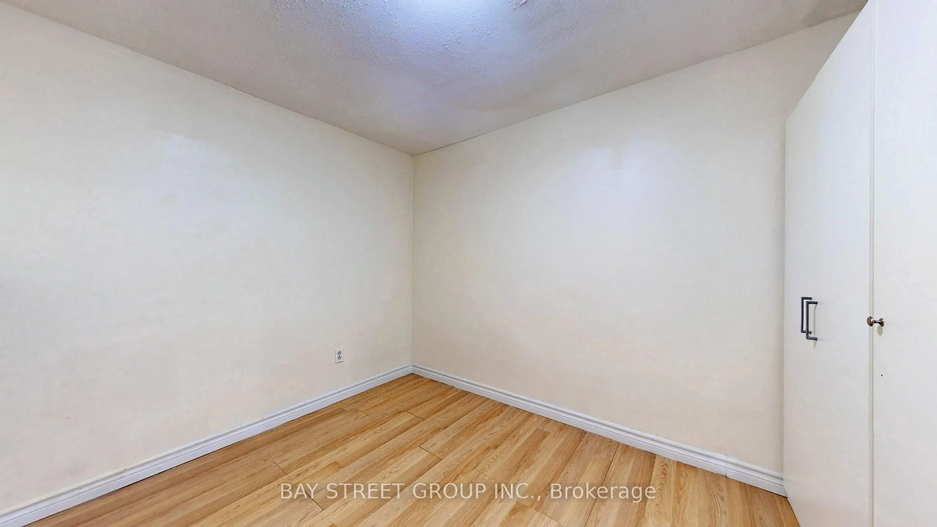 Photo 12 of 49 Pepperell Crescent, Markham, Milliken Mills West — HOMEH
