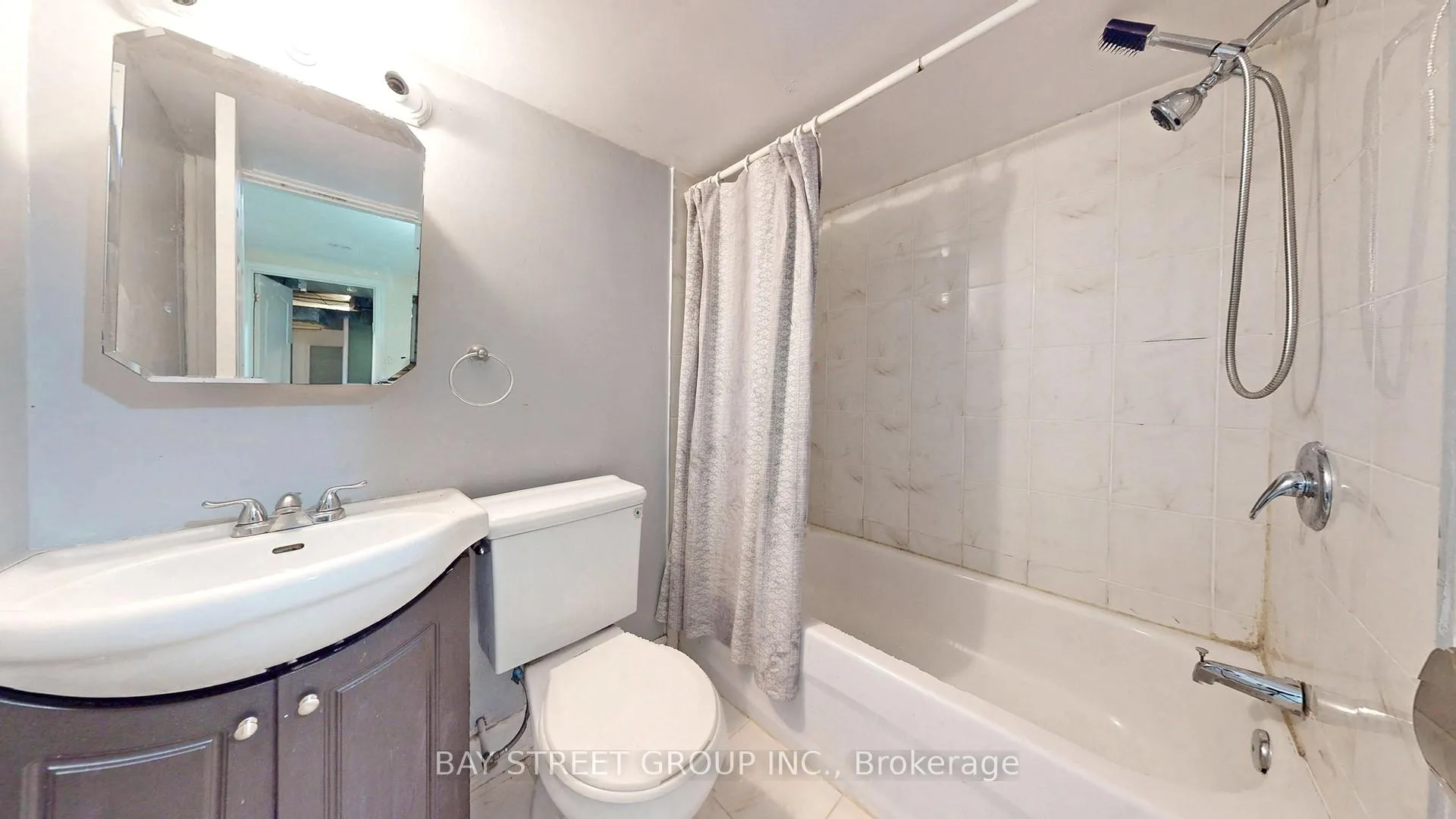 Photo 15 of 49 Pepperell Crescent, Markham, Milliken Mills West — HOMEH