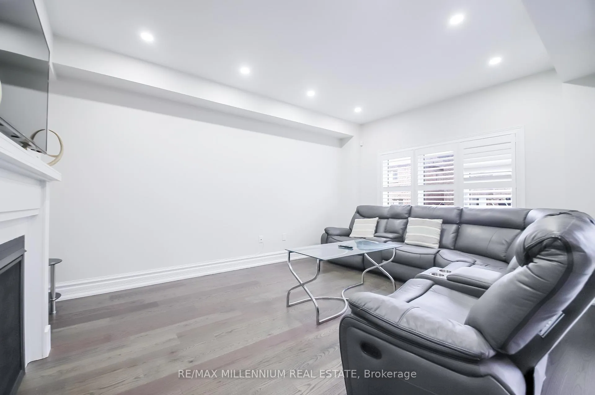 Photo 6 of 47 Douglas Kemp Crescent, Clarington, Bowmanville — HOMEH
