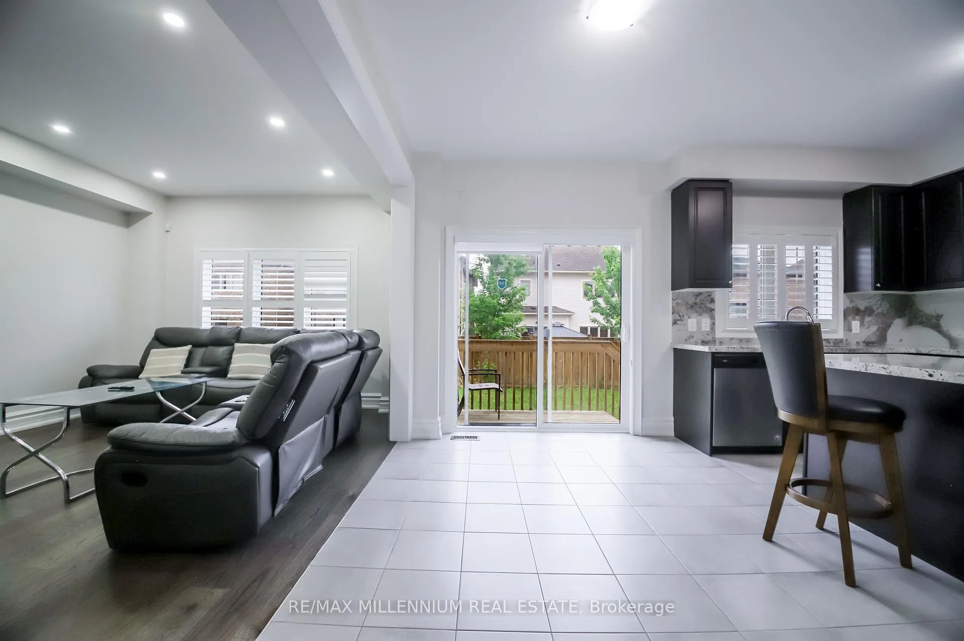 Photo 7 of 47 Douglas Kemp Crescent, Clarington, Bowmanville — HOMEH