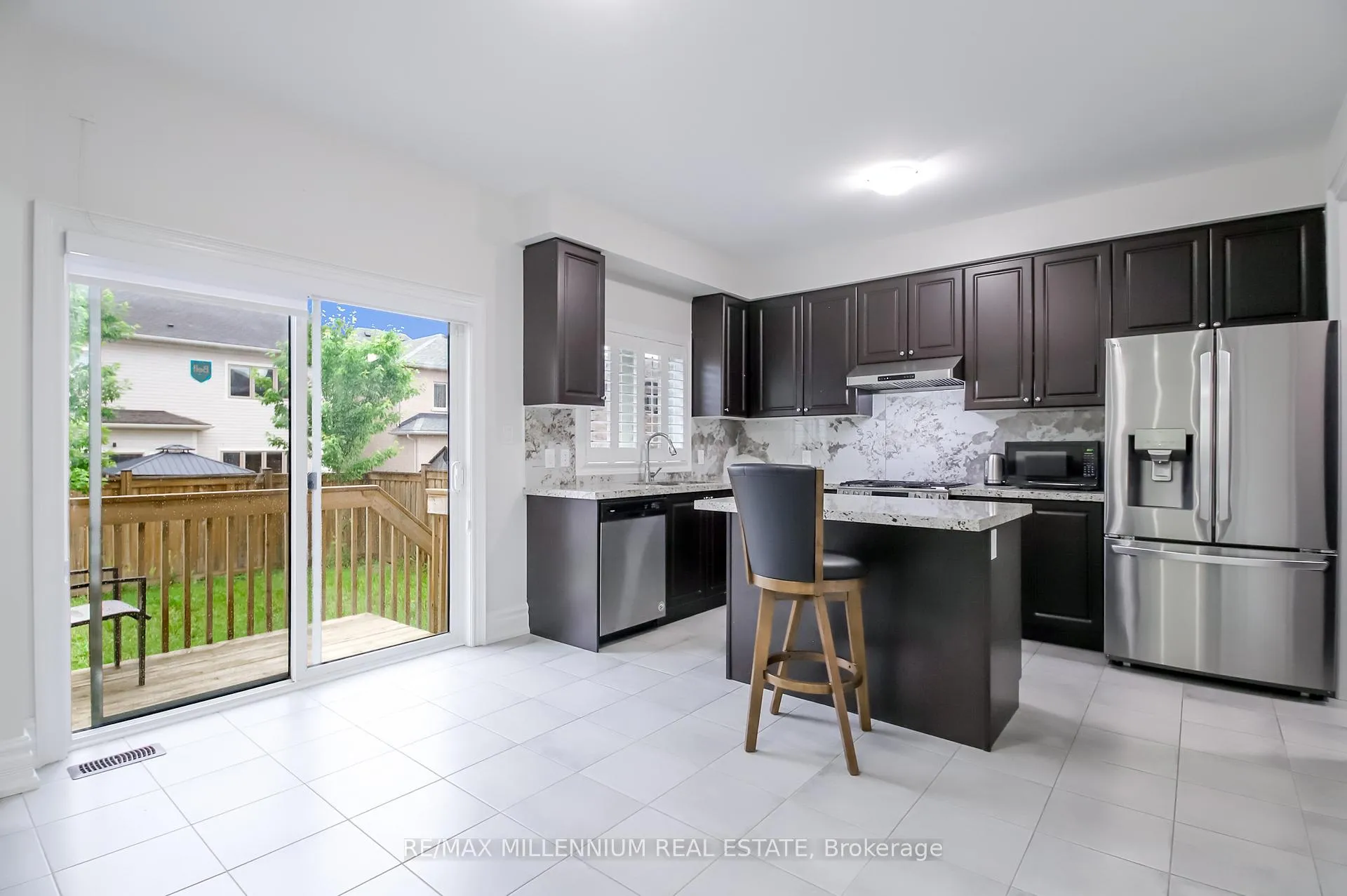 Photo 9 of 47 Douglas Kemp Crescent, Clarington, Bowmanville — HOMEH