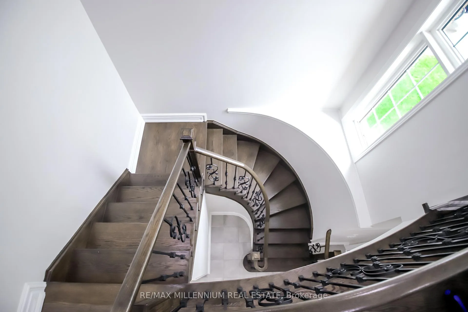 Photo 17 of 47 Douglas Kemp Crescent, Clarington, Bowmanville — HOMEH