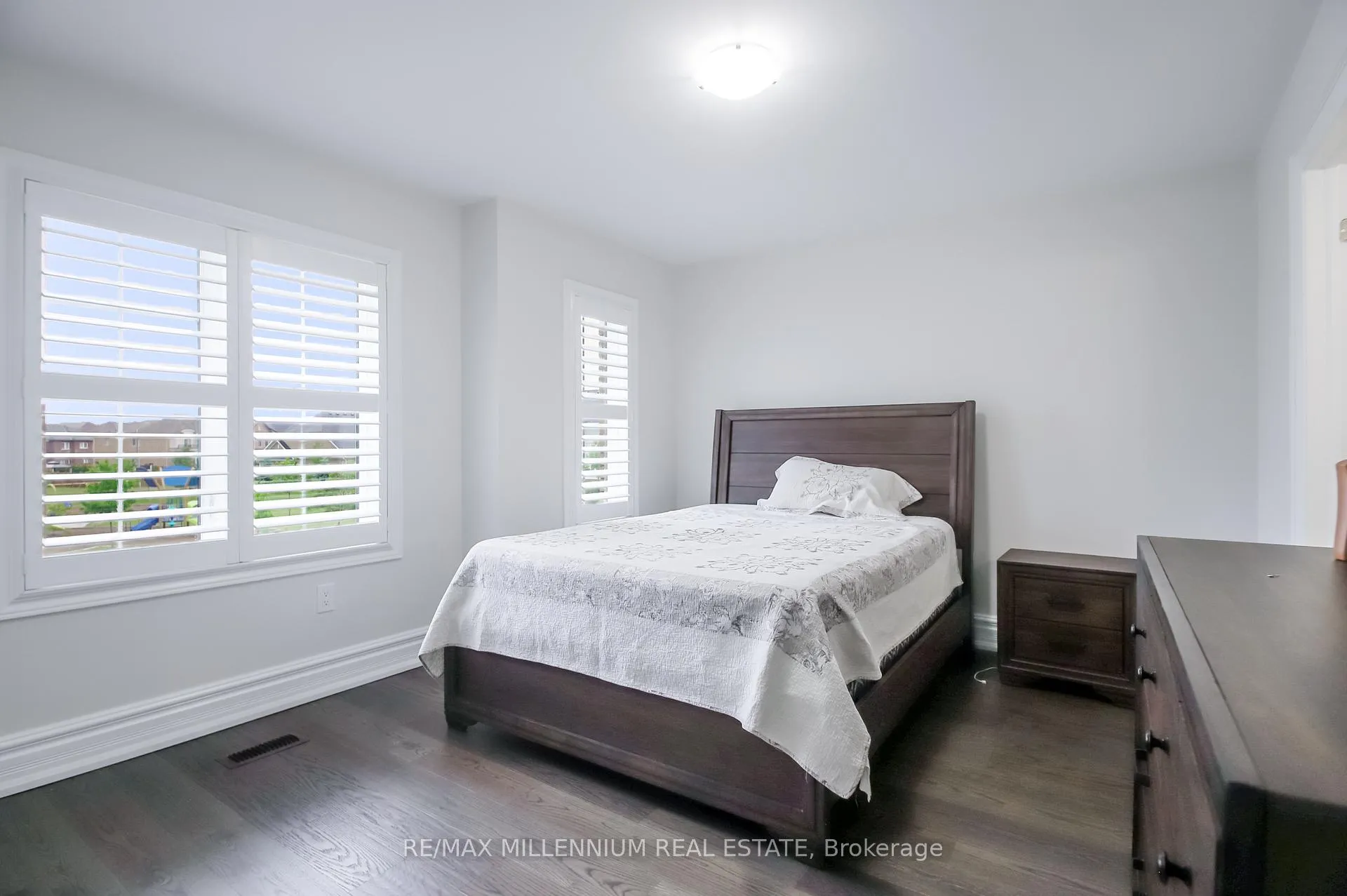Photo 18 of 47 Douglas Kemp Crescent, Clarington, Bowmanville — HOMEH