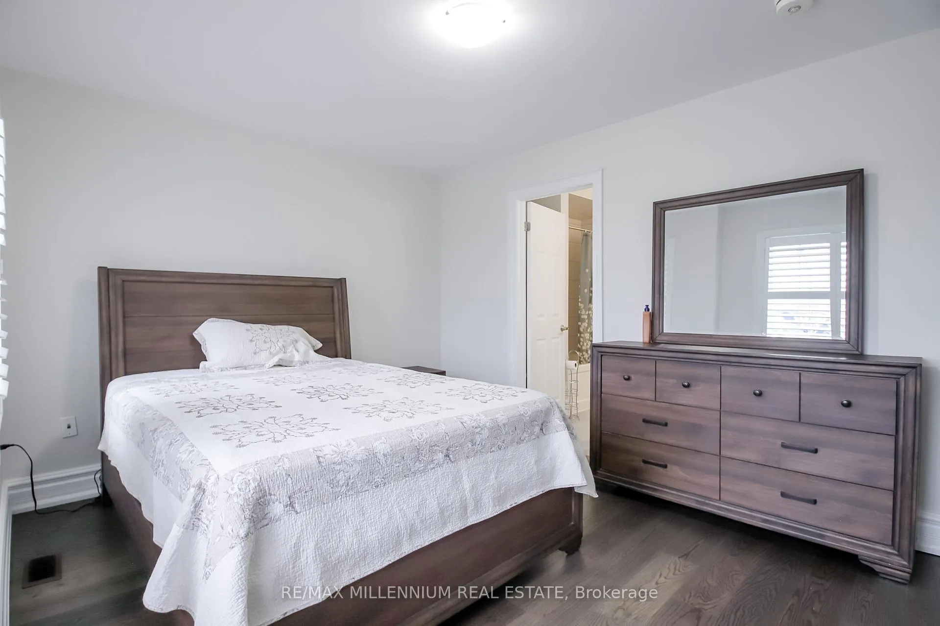 Photo 19 of 47 Douglas Kemp Crescent, Clarington, Bowmanville — HOMEH