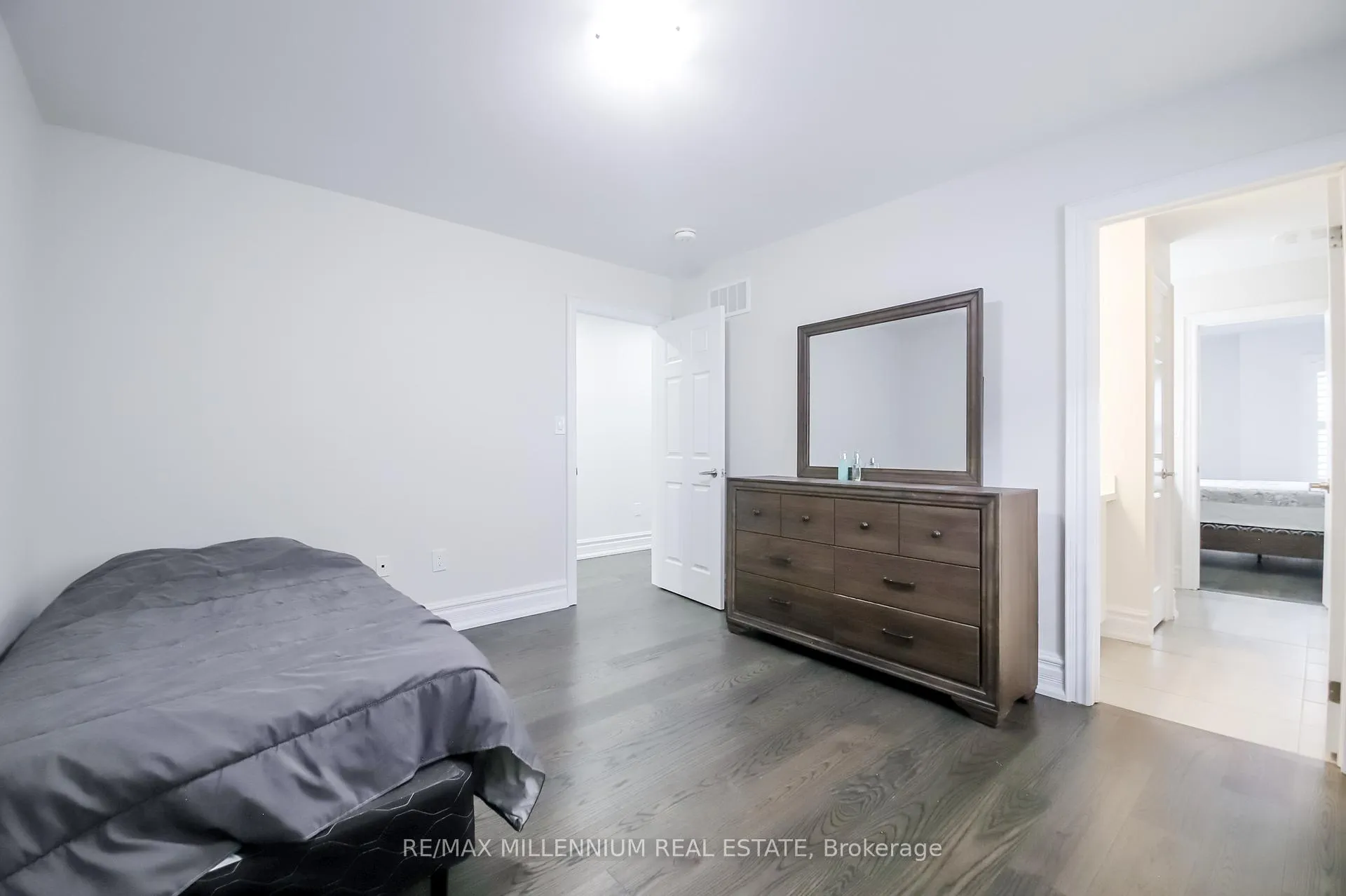 Photo 24 of 47 Douglas Kemp Crescent, Clarington, Bowmanville — HOMEH