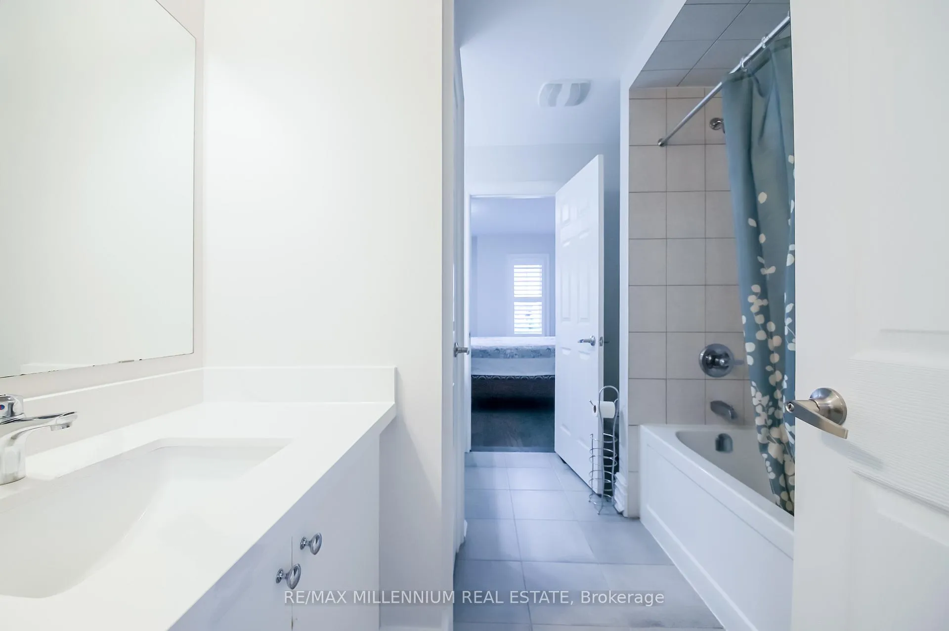 Photo 25 of 47 Douglas Kemp Crescent, Clarington, Bowmanville — HOMEH