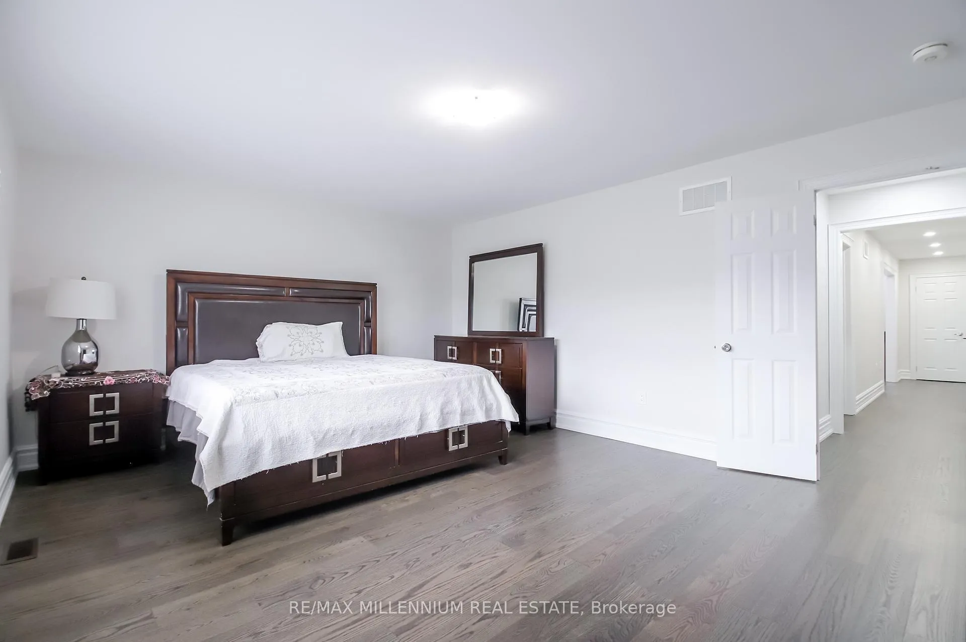 Photo 29 of 47 Douglas Kemp Crescent, Clarington, Bowmanville — HOMEH